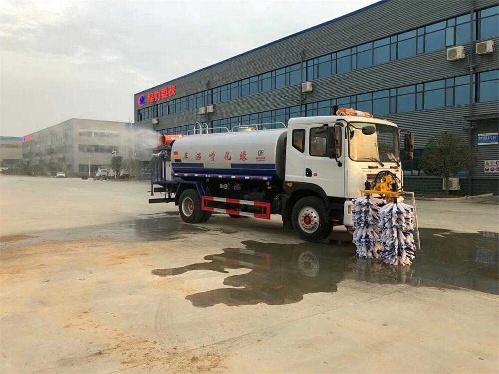 護欄清洗設(shè)備-加裝高速城市護欄清洗設(shè)備廠家價格