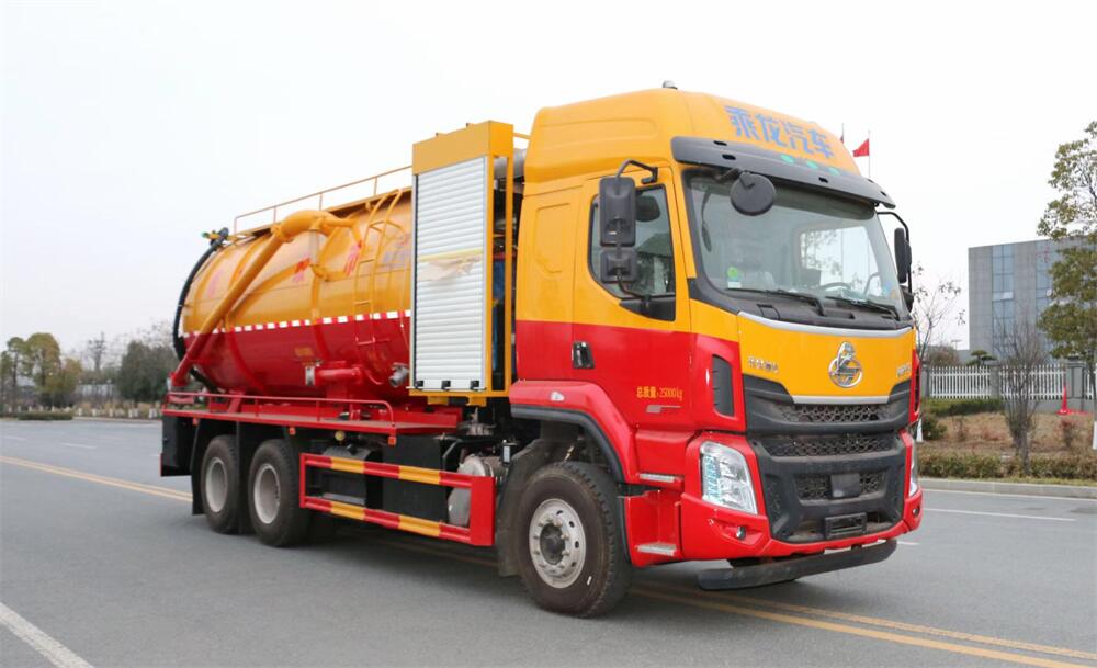 22方清洗吸污車(chē)-柳汽22方清洗吸污兩用車(chē)-帶副發(fā)動(dòng)機(jī) 圓罐