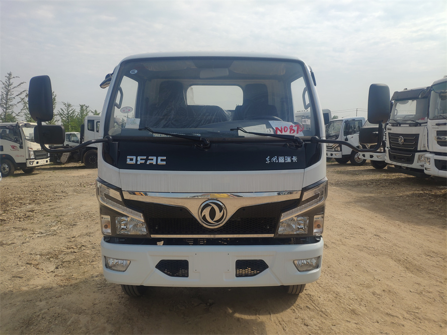 東風(fēng)小福瑞卡（3308，錫柴130）國(guó)六 內(nèi)飾照片圖